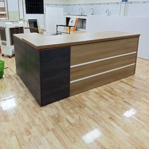Thanh lý Bàn giám đốc 1m6x1m2 MDF phủ melamin