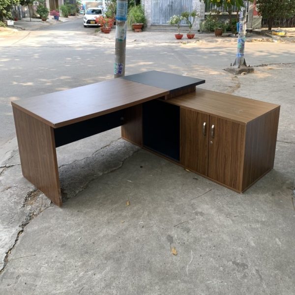 Bàn trưởng phòng 1m6*1m2 MDF cũ