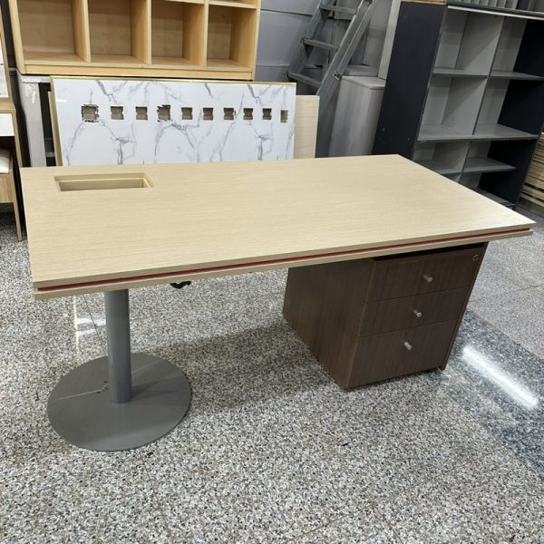 Bàn làm việc chân sắt 1m6*80cm cũ