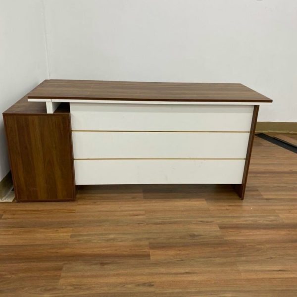 Thanh lý Bàn giám đốc 1m6 cao cấp mới 99% giá rẻ