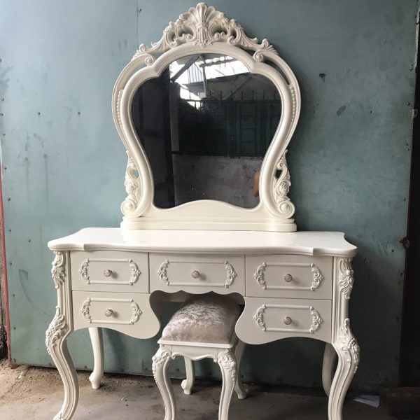 Bàn trang điểm 1m2 hoàng gia mới 99% giá rẻ BTD12