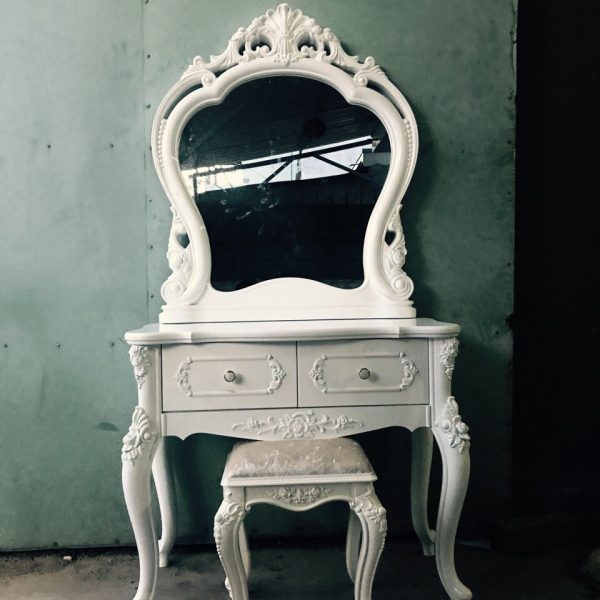 Bàn trang điểm hoàng gia 60cm mới 99% BTD11