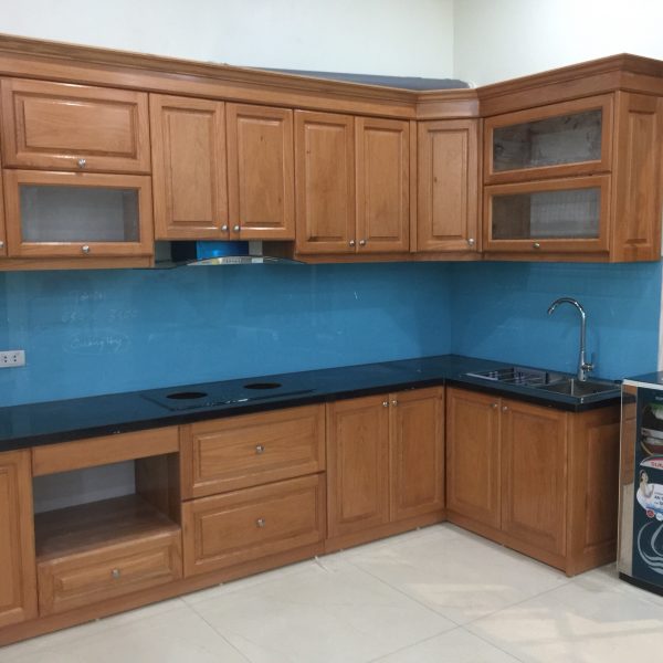 Thanh lý bộ kệ bếp trên dưới gỗ tự nhiên KB03