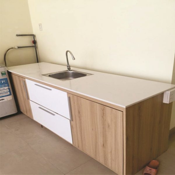 Đảo bếp 2m1 có bồn rửa gỗ MDF mặt đá cao cấp