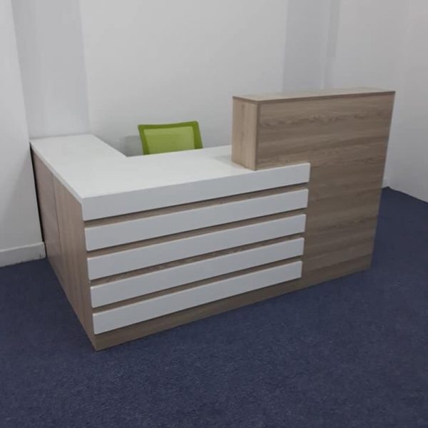 Thanh lý quầy lễ tân chũ L mới 98% giá rẻ QC011