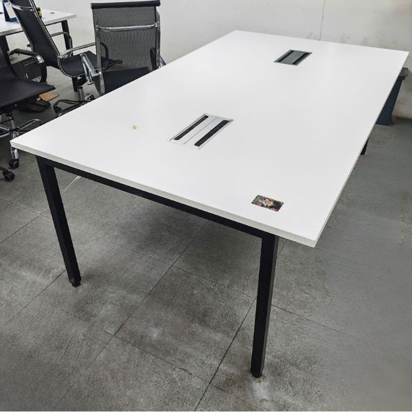 Bàn họp văn phòng cũ 2m cao cấp mới 95% giá rẻ