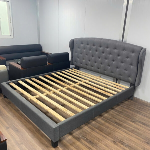 Thanh lý gường bọc vải xuất khẩu 1m8 mới 100%