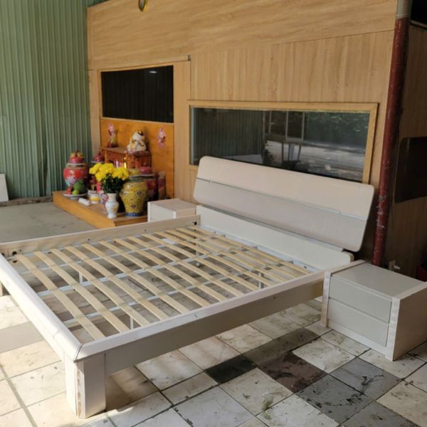 Thanh lý gường ngủ kiểu nhật 1m8*2m
