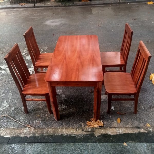 Thanh lý bộ bàn ăn 4 ghế gỗ tràm mới 99%