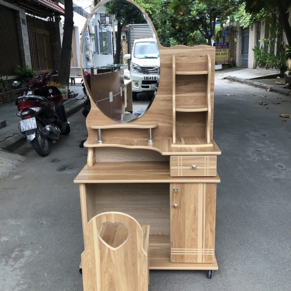 Thanh lý bàn trang điểm MDF có bánh lăn giá rẻ