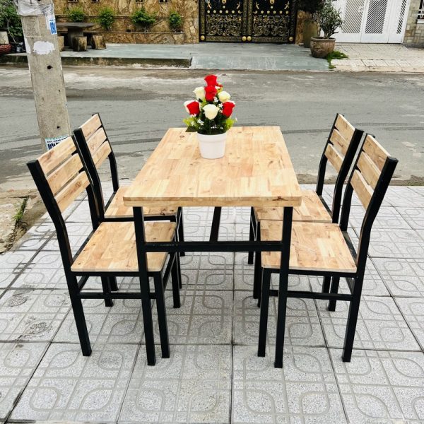 Thanh lý bộ bàn ghế quán ăn mới 99%