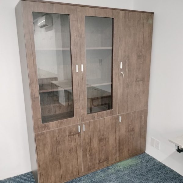 Tủ hồ sơ 3 cánh kính 1m6*2m MDF màu nâu mới 98%