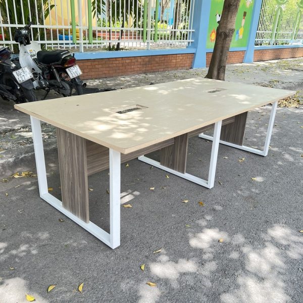 Thanh lý bàn họp chân sắt 2m4 văn phòng