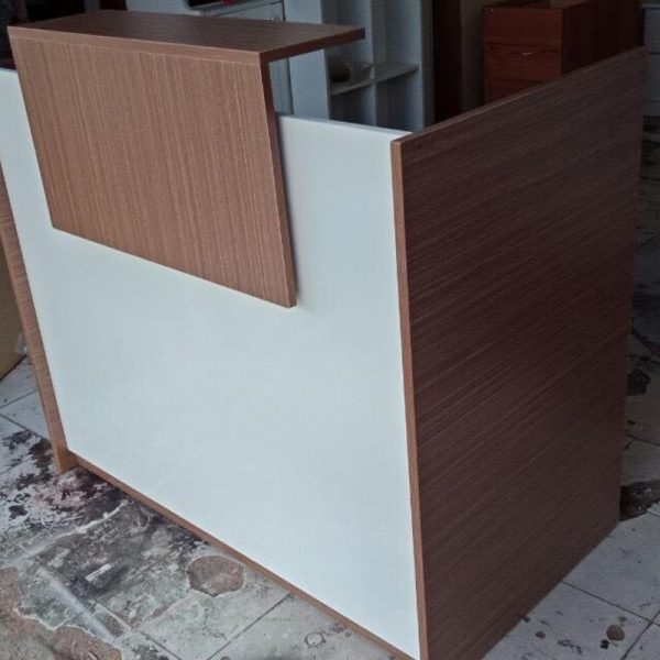 Thanh lý quầy tính tiền 1m2 mới 98% QC028