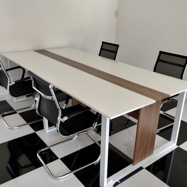 Thanh lý bàn họp chân sắt 1m2*2m4 mới 98%