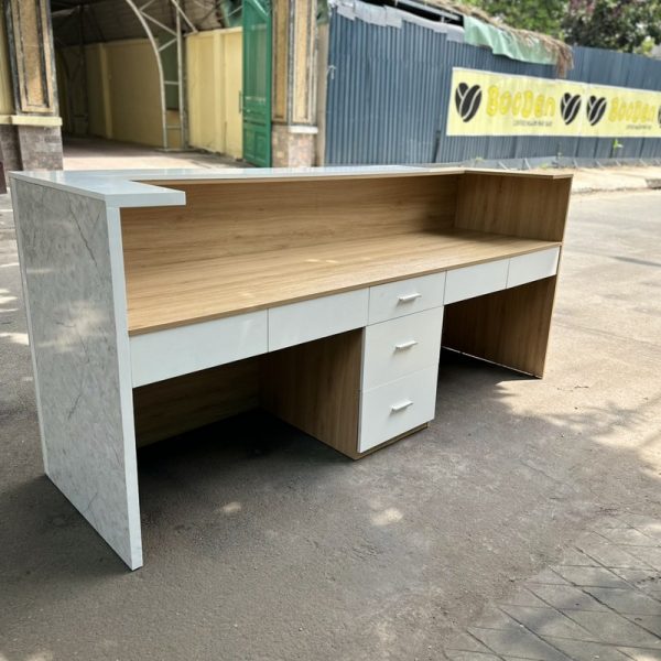 Thanh lý quầy lễ tân 2m4 ốp vân đá cao cấp giá rẻ