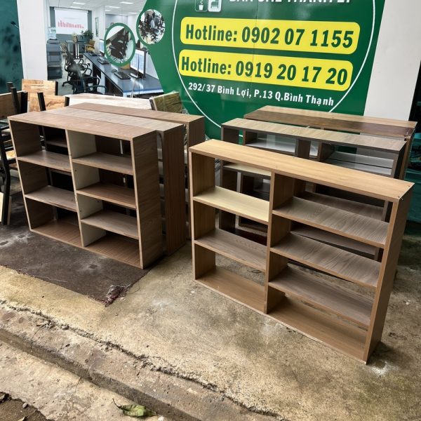 Thanh lý lô kệ sách treo tường tồn kho mới 99%