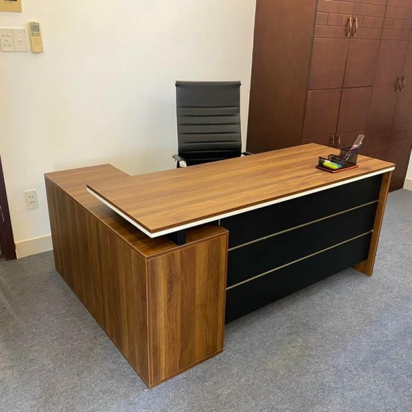 Bàn làm việc góc L trưởng phòng MDF mới 98%