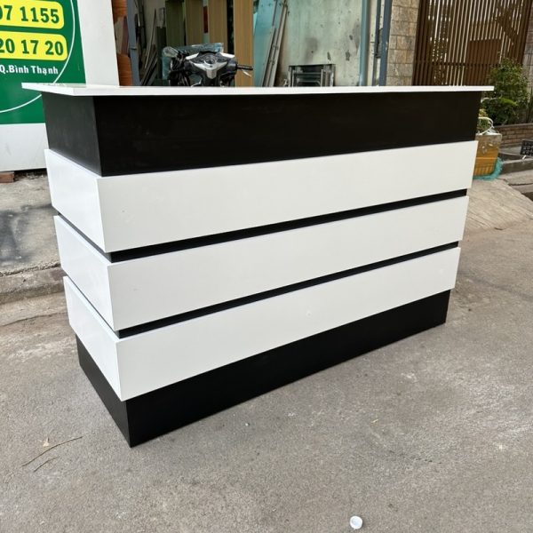 Quầy tính tiền 1m6 màu trắng đen cao cấp mới 98%