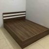 Gường gỗ 1m4 màu nâu sọc kẻ tồn kho
