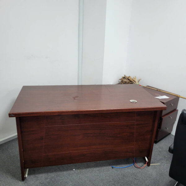 Bàn giám đốc 1m4 cao cấp mới 90%