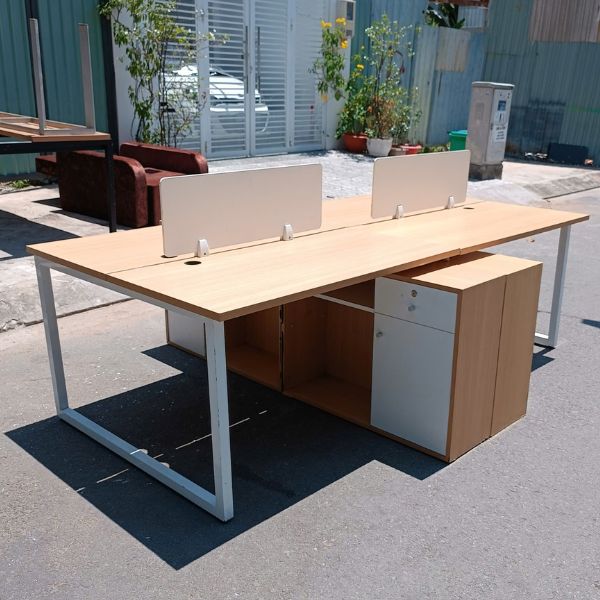 Cụm bàn làm việc chân sắt 4 chỗ giá rẻ