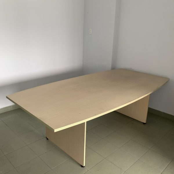 Thanh lý bàn họp 2m4 hòa phát mới 95% giá rẻ