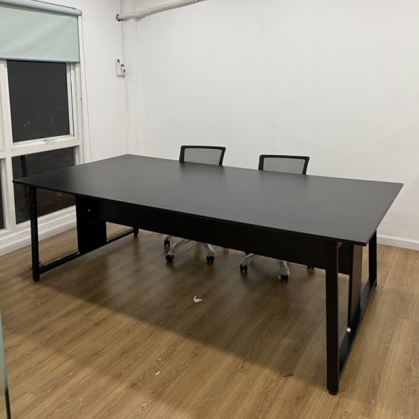Bàn họp đen 2m4 chân sắt mặt gỗ MDF cao cấp
