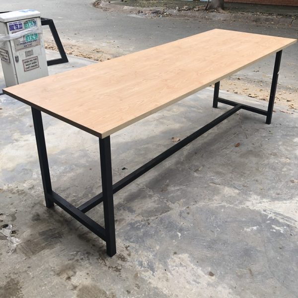 Thanh lý bàn họp 2m4x85cm chân sắt mới 98%