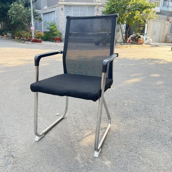 Thanh lý ghế văn phòng chân quỳ lưng lưới mới 98%