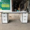 Bàn trưởng phòng 1m8*60cm màu trắng đen mới 99%