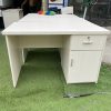 Bàn làm việc 1m2*60cm màu kem tồn kho