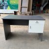 Bàn làm việc 1m2*60cm gỗ MDF màu xám mới 100%