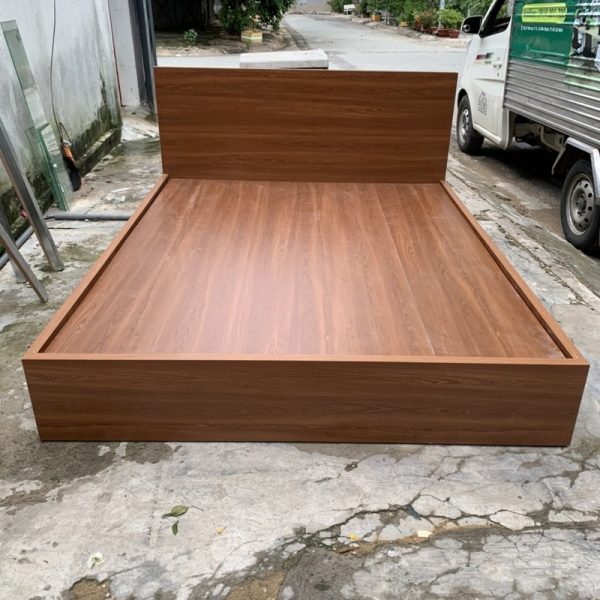 Gường gỗ 1m6*2m màu nâu đỏ mới 100%