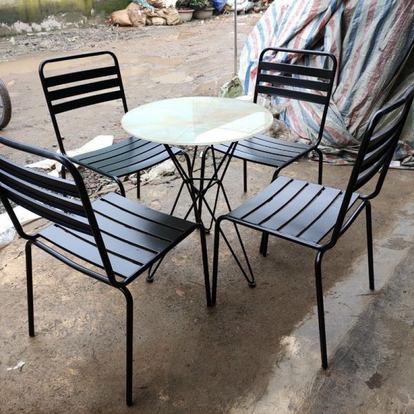 Thanh lý bộ bàn ghế sắt lá sân vườn màu đen mới 98%