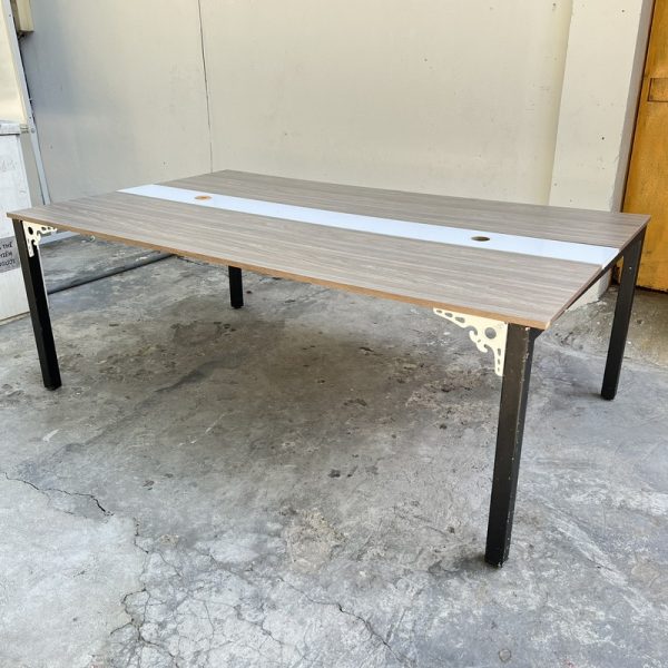 Thanh lý bàn họp chân sắt văn phòng 1m2*2m