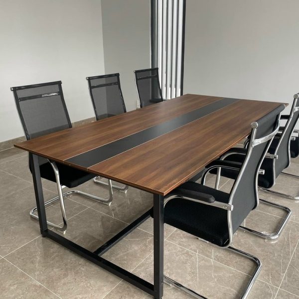Thanh lý bàn họp 2m4 chân sắt mặt gỗ MFC