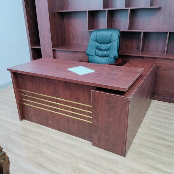 Combo bàn ghế giám đốc màu nâu đỏ mới 99%