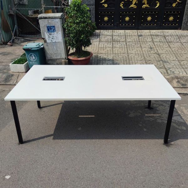 Thanh lý bàn họp 1m2*2m MDF chân sắt mới 95%