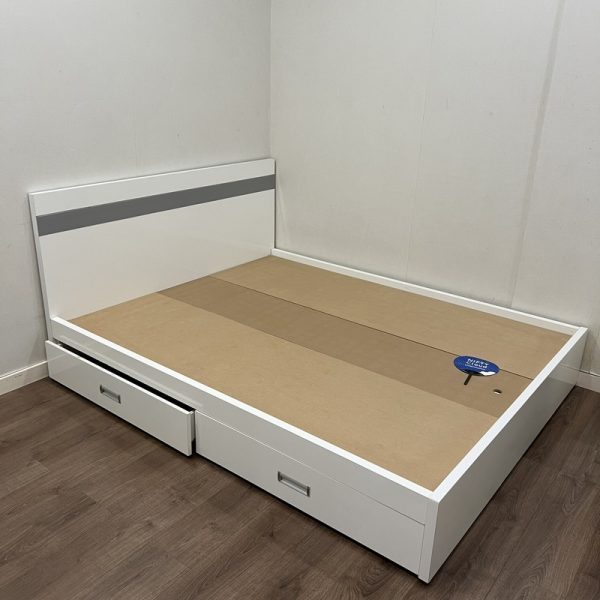 Gường ngủ 1m6 màu trắng có hộc tủ cũ