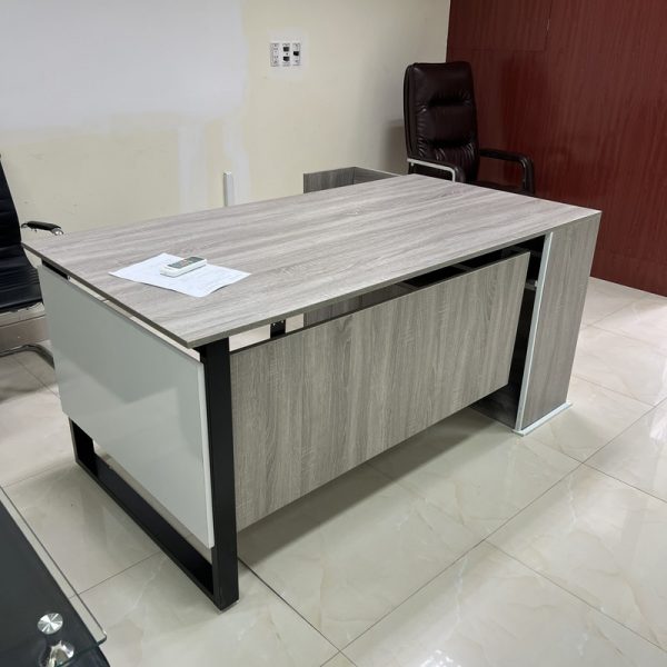 Thanh lý bàn làm việc góc L gỗ MDF cao cấp mới 95%