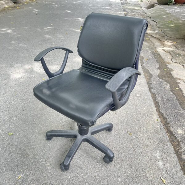 Thanh lý ghế xoay hòa phát bọc da mới 95%