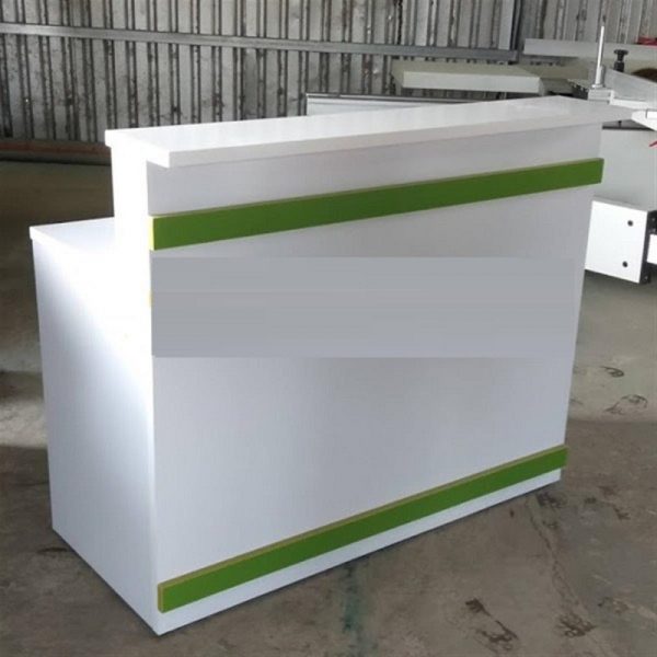 Quầy lễ tân 1m4 màu trắng xanh lá mới 98% giá rẻ