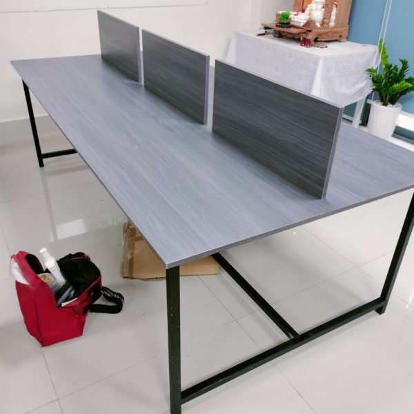 Bàn cụm chân sắt 2m4*1m2 màu xám mới 98%