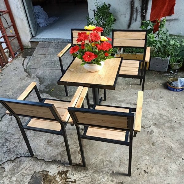 Thanh lý bộ bàn ghế cafe chân sắt mặt gỗ tự nhiên
