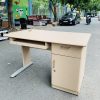Bàn làm việc 1m2*60cm fami có hộc mới 95%