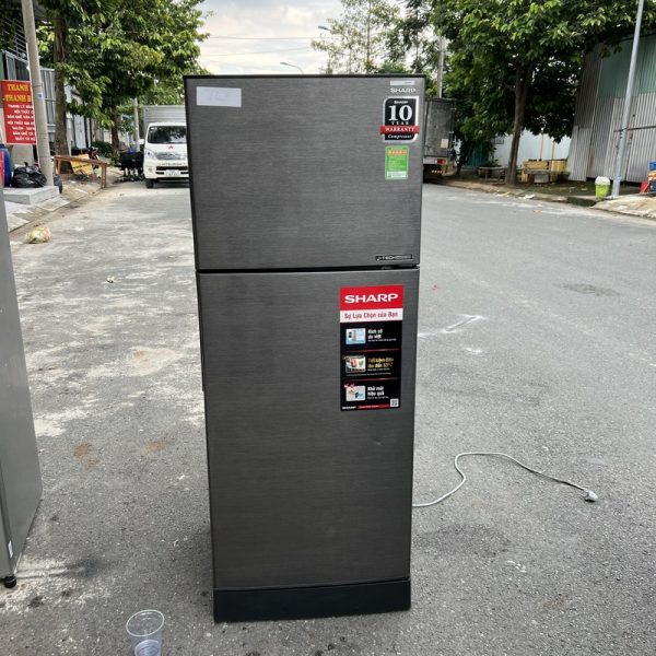 Thanh lý tủ lạnh SHARP 180 lít mới 98%