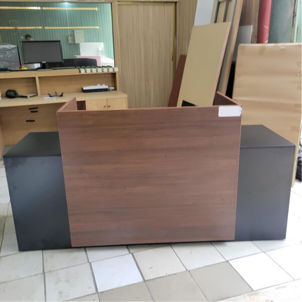 Thanh lý quầy lễ tân 2m gỗ MDF cũ