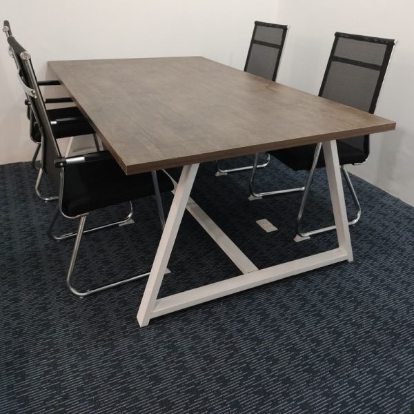 Bàn họp chân sắt mặt gỗ MDF 1m2x2m4 mới 98%