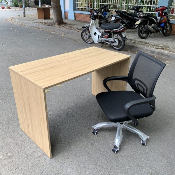 Combo bàn làm việc 1m2+ghế xoay mới